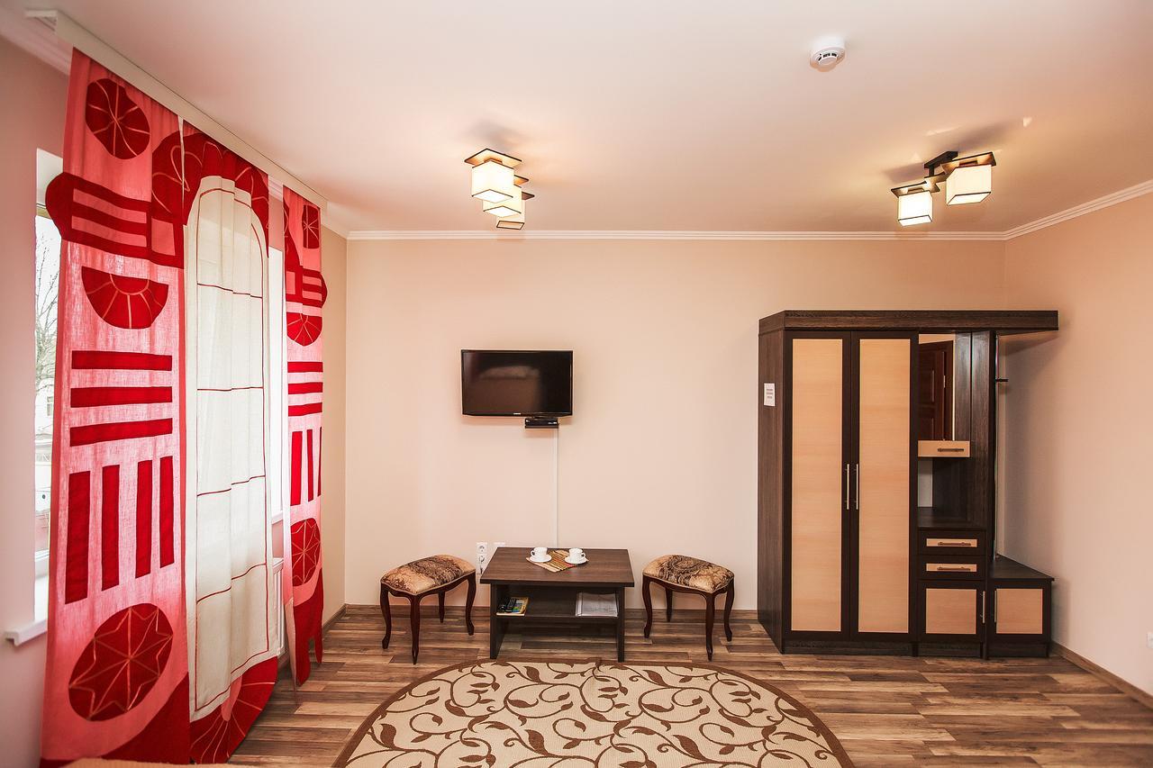 Slavyanskaya Hata Hotel Baranavičy Exteriér fotografie