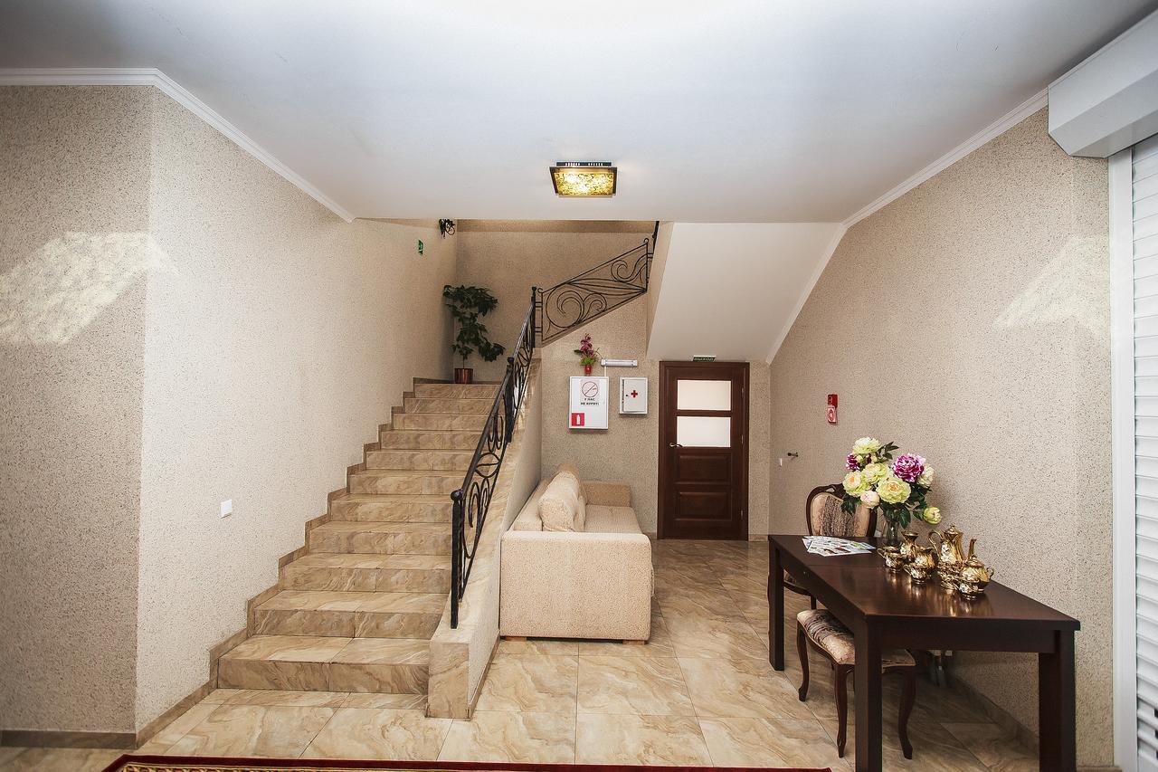 Slavyanskaya Hata Hotel Baranavičy Exteriér fotografie