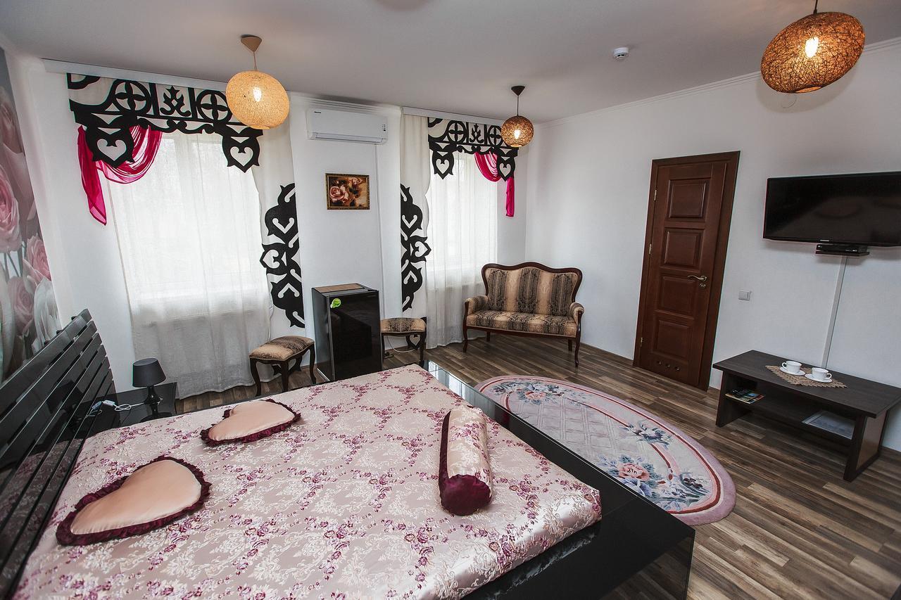 Slavyanskaya Hata Hotel Baranavičy Exteriér fotografie