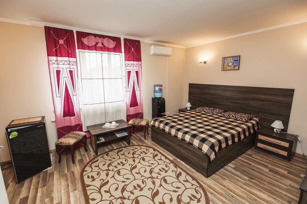 Slavyanskaya Hata Hotel Baranavičy Exteriér fotografie